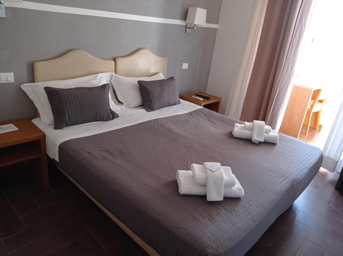 Rome Travellers Hotel Buitenkant foto