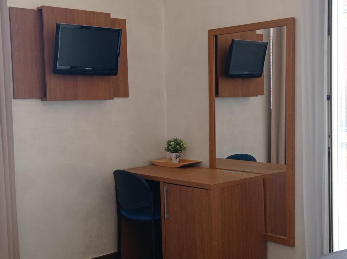 Rome Travellers Hotel Buitenkant foto